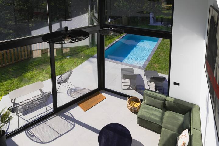 Moderna Villa Con Piscina - オンダリビア