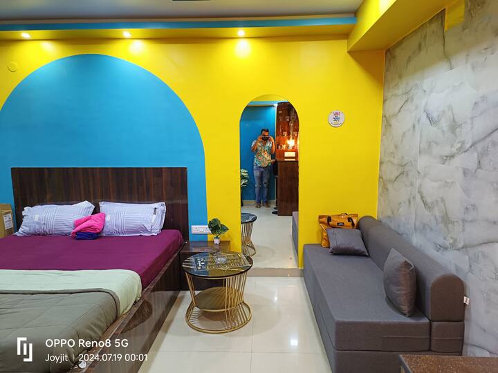 Poolside Studio (9th Floor) | Near Airport & Cc2 - Calcutta