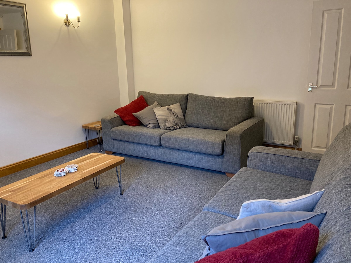 Popular Airbnb listing: 4 bed house Norwich City Centre in Old Catton