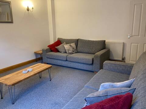 Popular Airbnb listing: 4 bed house Norwich City Centre in Old Catton