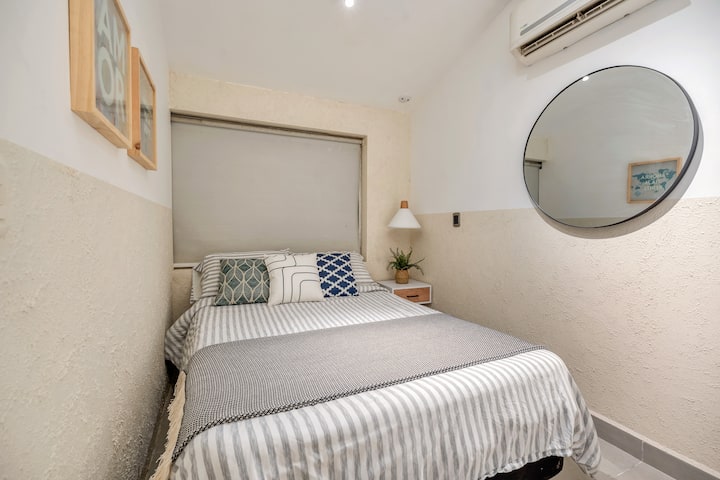 מיטת קווין
- מיזוג אוויר