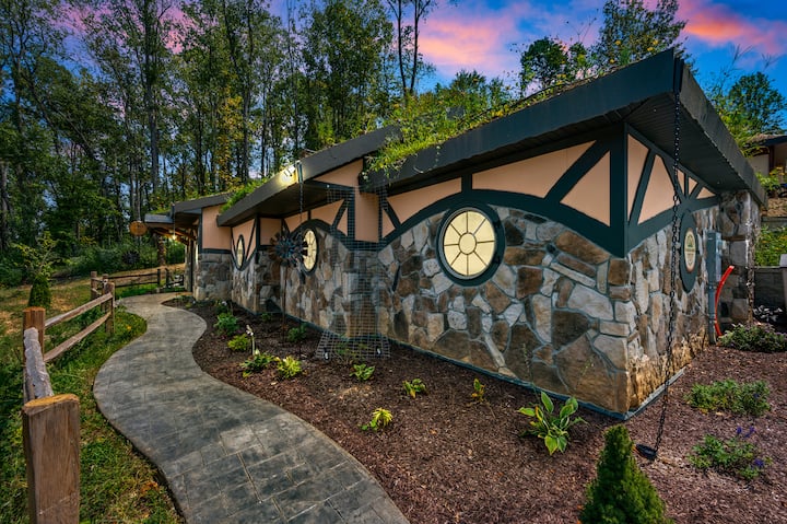 Hobit Rv For Rent Shire Folks' Inn, a Luxurious Hobbit Hole! #LOTR - Earth houses for ...
