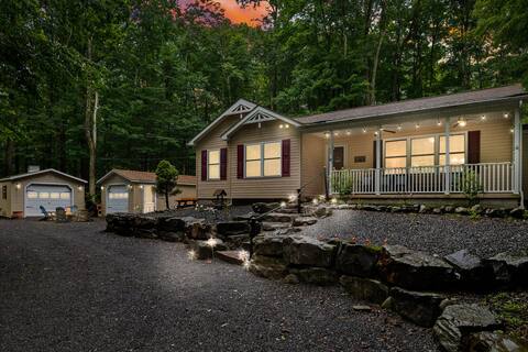 Expansive ranch near 3 lakes, mountain attractions