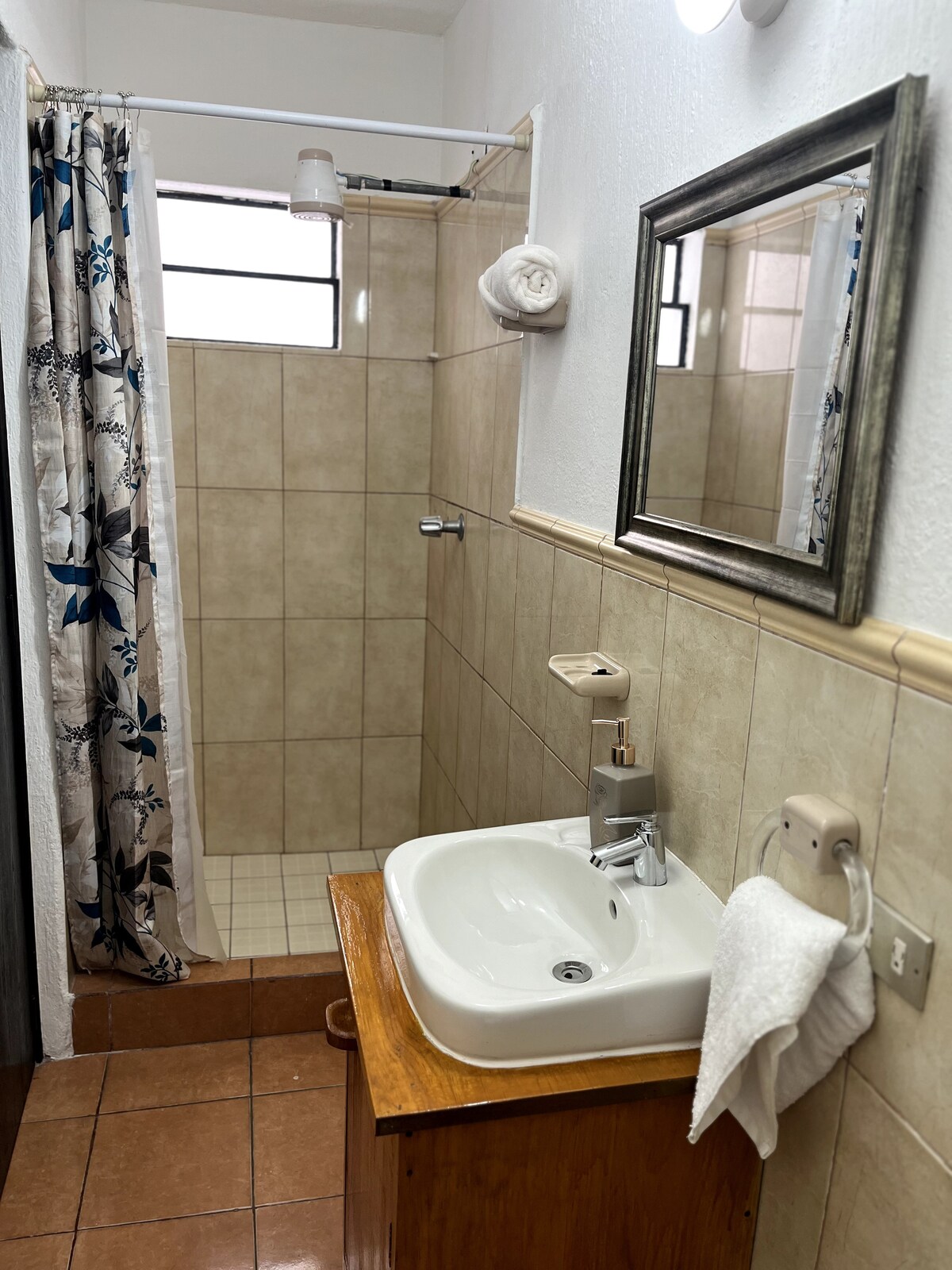 Carmencita + fast Internet + walking distance — 3 bedroom vacation rental in Antigua Guatemala