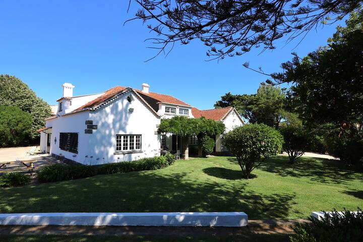 Grand Urban Farmhouse in Sintra gallery image 2