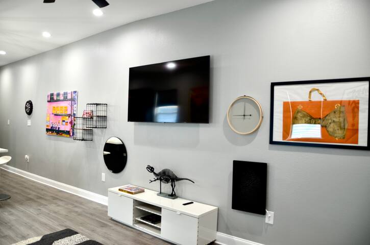 Luxurious St. Roch Art House gallery image 2