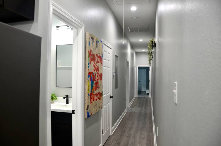 Luxurious St. Roch Art House gallery image 5