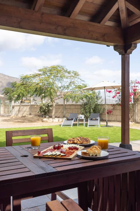 Villa Jazmín Real. Comfort, jacuzzi, views, garden