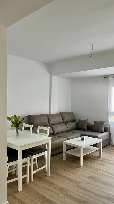 Airbnb con mejor rendimiento: Modern apartment next to the beach en Vinaròs