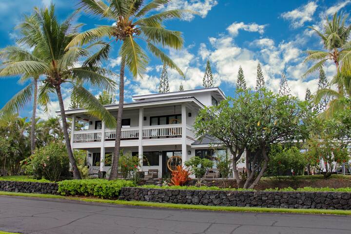 Spacious 8BR w/Ocean Views, Sleeps 16 gallery image 2