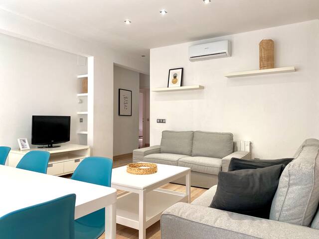 Penthouse with amazing terrace, 9 guests 3 bedroom gallery image 3