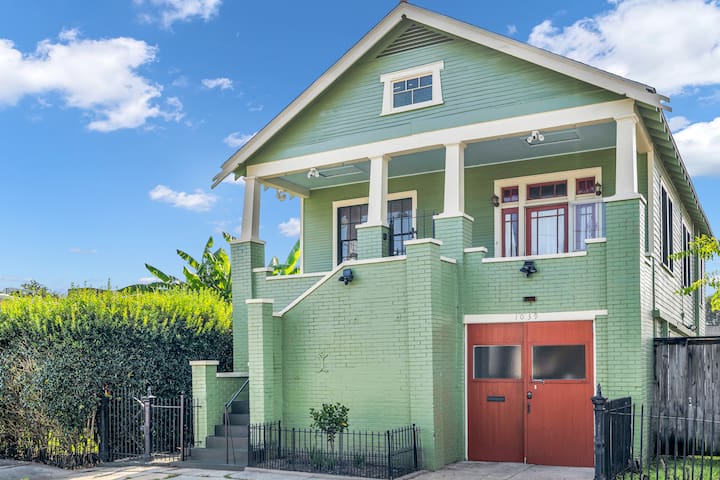 Updated 5BR Bywater Home | Backyard, 2 Living Rms
