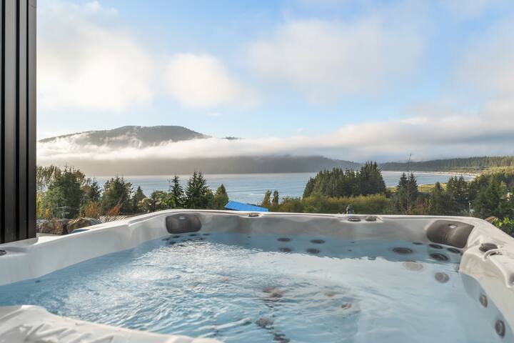 Hot Tub & Amazing Ocean View |The Simple Peak *New gallery image 2