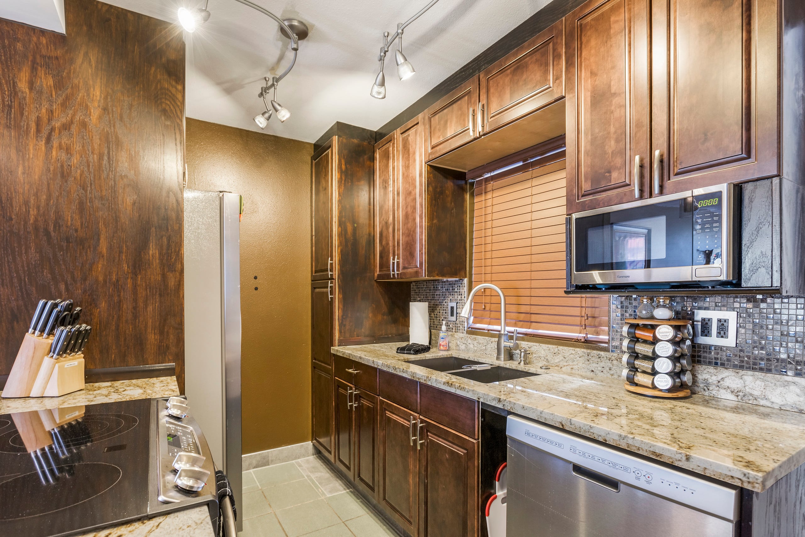 Sleeps 8 AC Beach Condo 3bdrm 3bth Kamaole Kihei - Image 10