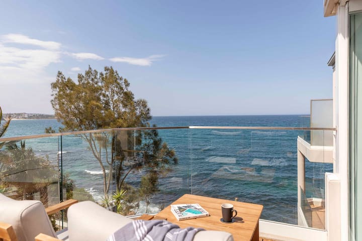 The Spot-Oceanfront New York style loft apartment