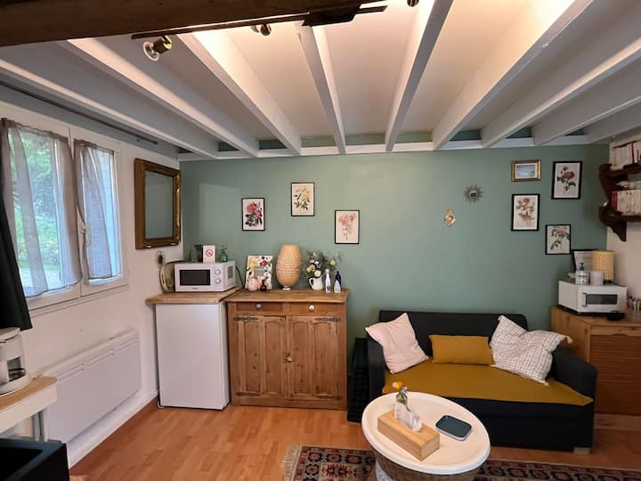 Petite Maison De Style Campagne/ Massage/tatouages - Giverny