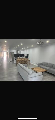 Quiet Spacious Family House Mount Druitt gallery image 5