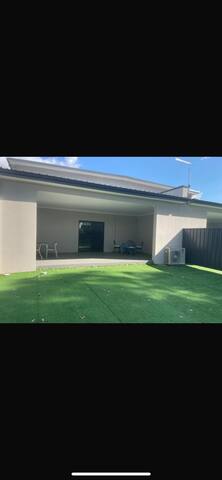 Quiet Spacious Family House Mount Druitt gallery image 4