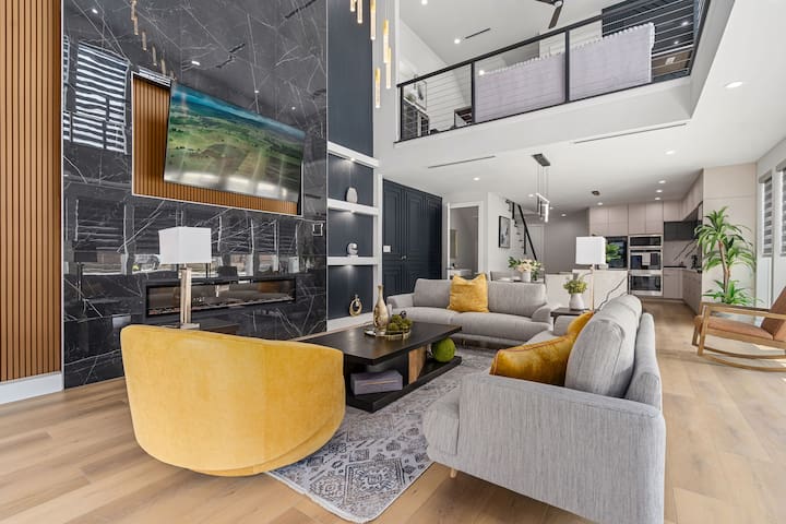 Luxurious 5 BD 5 BA Home|Rooftop + Hot tub + Grill gallery image 2