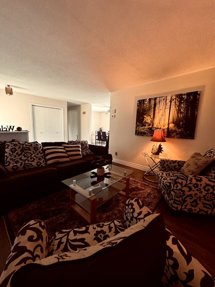 Luxury House 3 Bed/1 Washroom - Newcastle