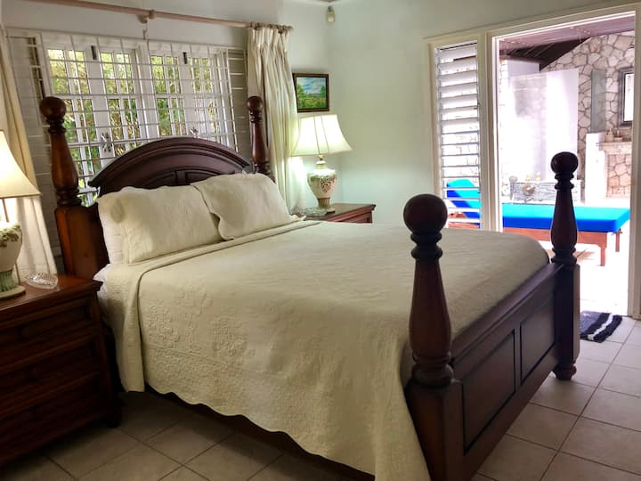 Cottage queen bedroom