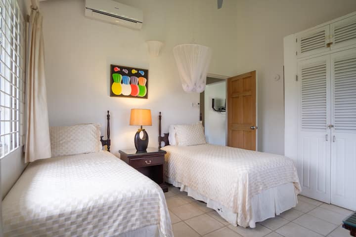 Double bedroom cottage