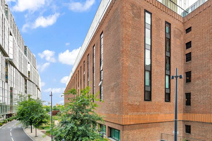 Cozy Flat | Coffee Corner & Fast WiFi Near Thames gallery image 2