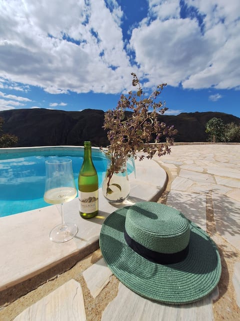 Fantastic Chalet Água, heated pool with a view