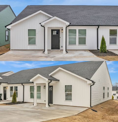 Entire Duplex w/backyard firepit, great for groups