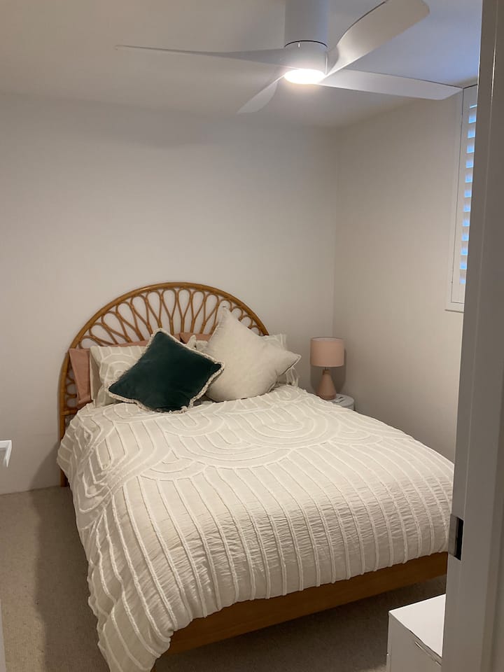 غرفة النوم 2