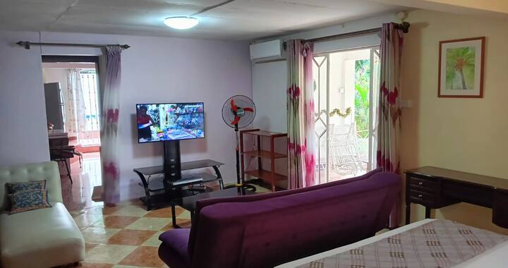 Charmante Maison Avec Terrasse Et Jardin - Port Louis