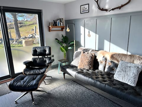 Cabin Loch Morar, Highlands Scotland, Near Mallaig