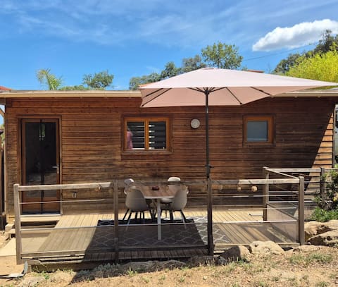 The cabana, terrace, garden, hiking access 200 m away
