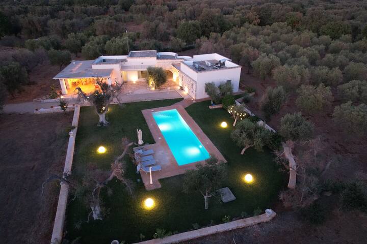 Villa with Pool, Surrounded by Olive Trees Apulia