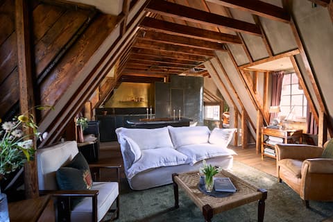 Top Airbnb: Ord’s Loft - Old Town Historic Apartment in Craigentinny & Duddingston
