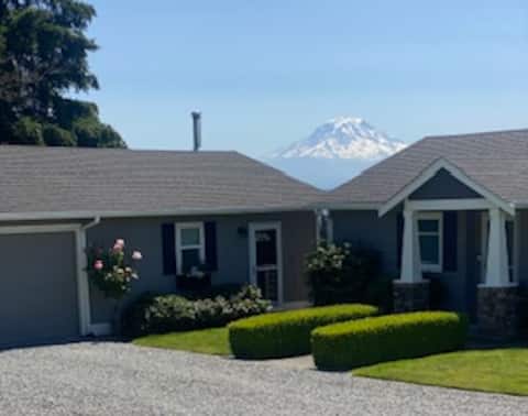 Mountain View Hideaway