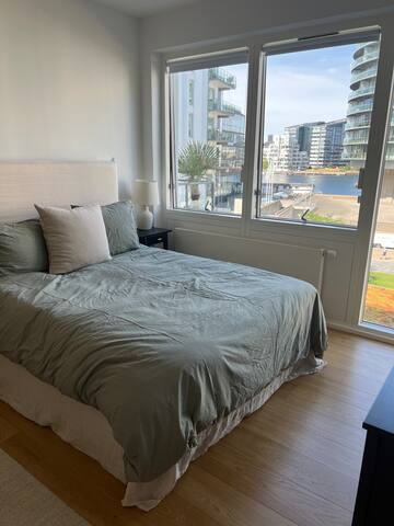 2 bedroom apartment next to water and park! gallery image 4