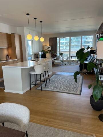 2 bedroom apartment next to water and park! gallery image 3