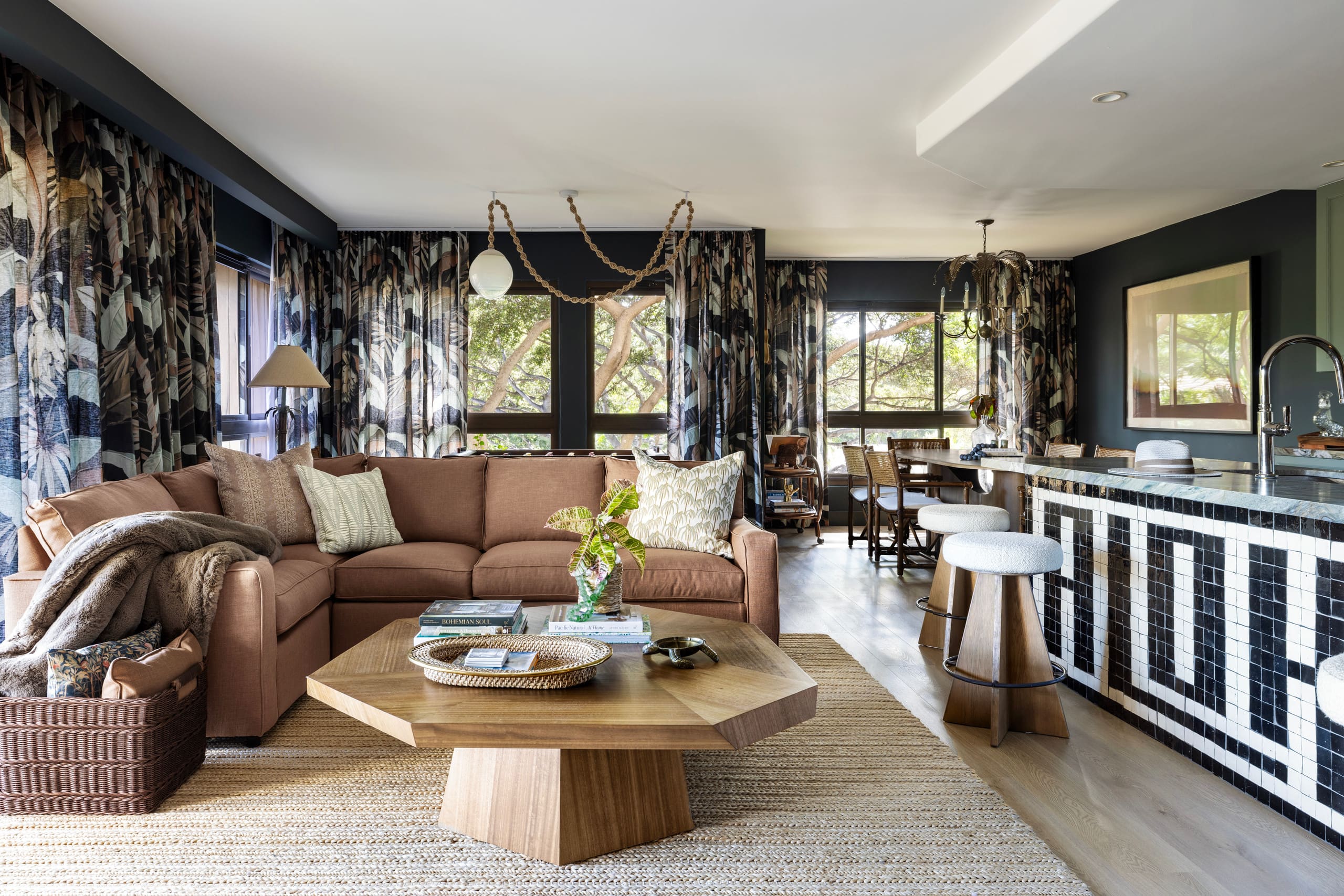 Condo in Lahaina · ★4.96 · 2 bedrooms · 4 beds · 2 private baths - Image 4