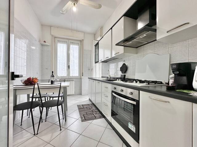 Florence Relax near the center+terrace+pvtParkin gallery image 4