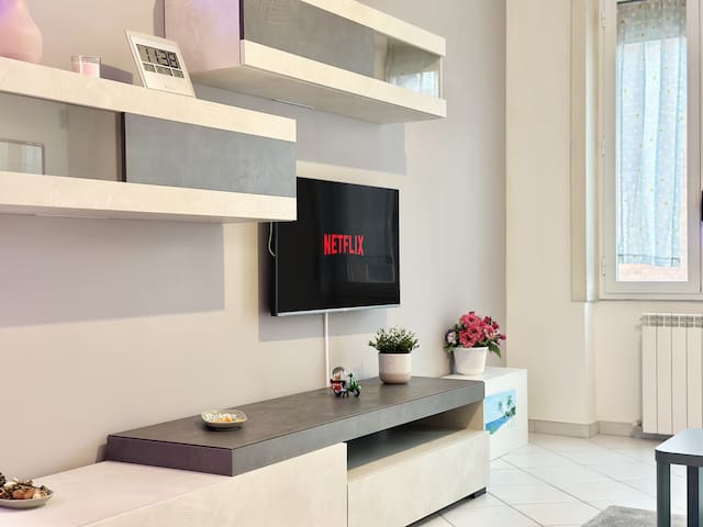 Florence Relax near the center+terrace+pvtParkin