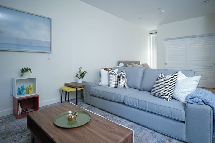 Skip Standard Airbnb's, Stay In Old Town Pasadena - Pasadena, CA
