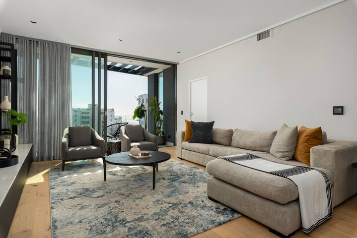 Penthouse Dream with Private Jacuzzi & Ocean Views gallery image 3