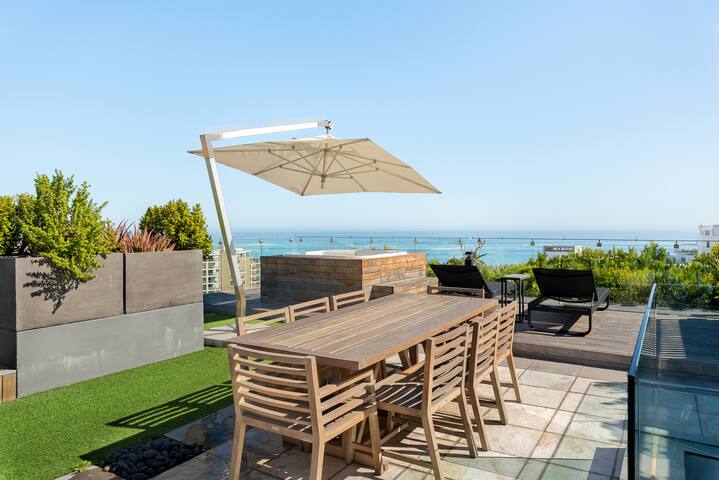 Penthouse Dream with Private Jacuzzi & Ocean Views gallery image 5