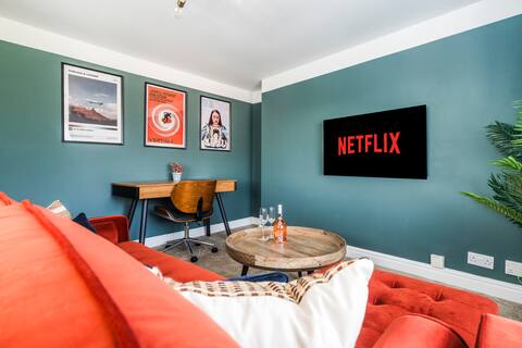 The Coach House 3 bed flat with off-street parking