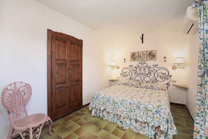 Četvrta spavaća soba s privatnom kupaonicom.
