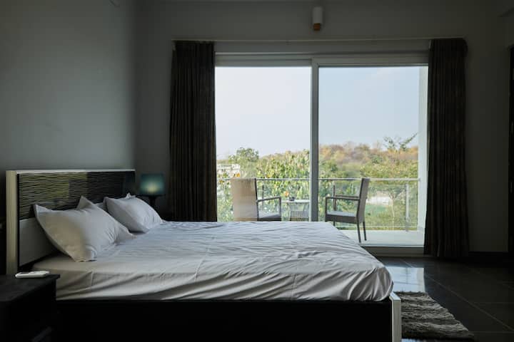 Comfortable double bed with air conditioning - bedroom 3