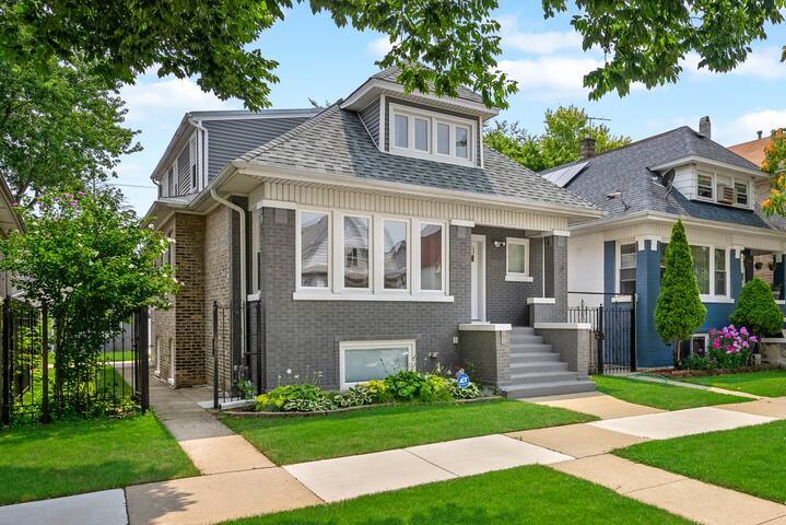 NEW! Large/Beautiful Home with 6BDS/4BTH + Garage! gallery image 5