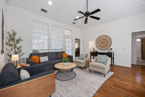Successful Airbnb property: Luxury King-Suite, Family Friendly w/ Garage in Frisco