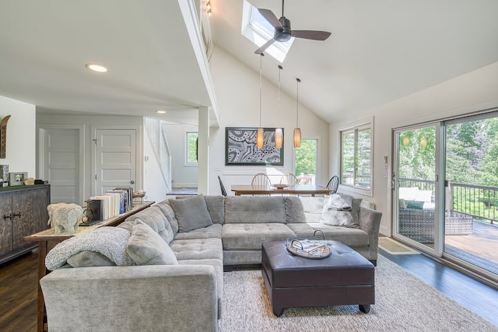 Fully Renovated / Peaceful Ski & Lake Retreat - The Berkshires